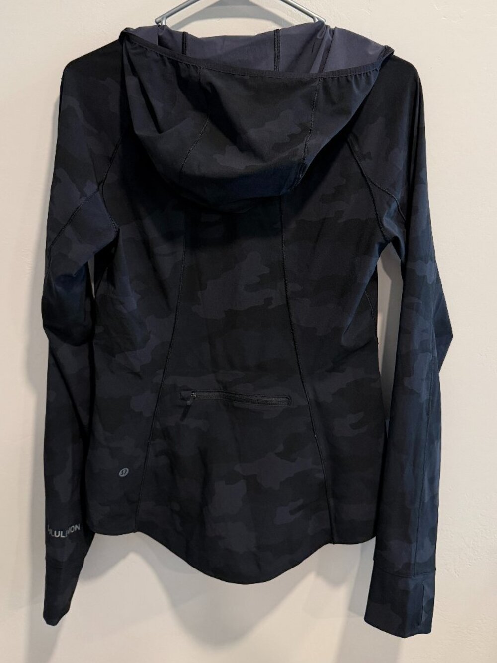 Lululemon Mist Over Windbreaker Hooded Full Zip Women’s Black Camo Size 4